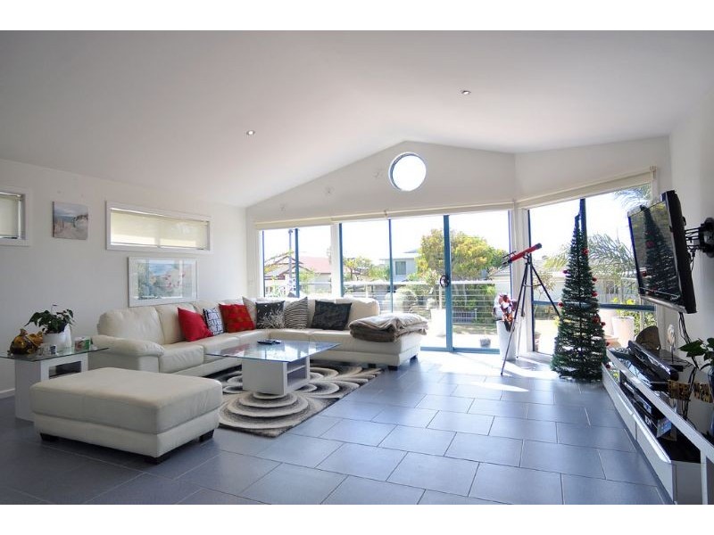 2/3 Pier Road, Inverloch VIC 3996