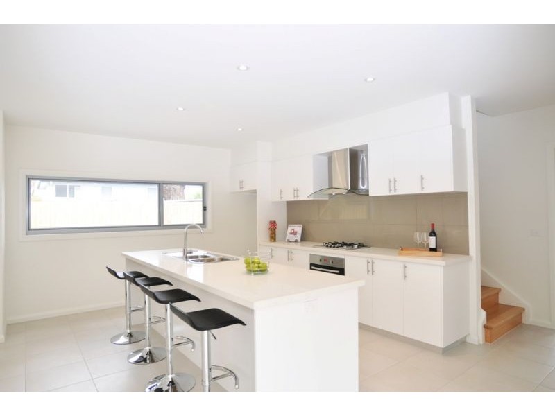 16 Grandview Grv, Inverloch VIC 3996