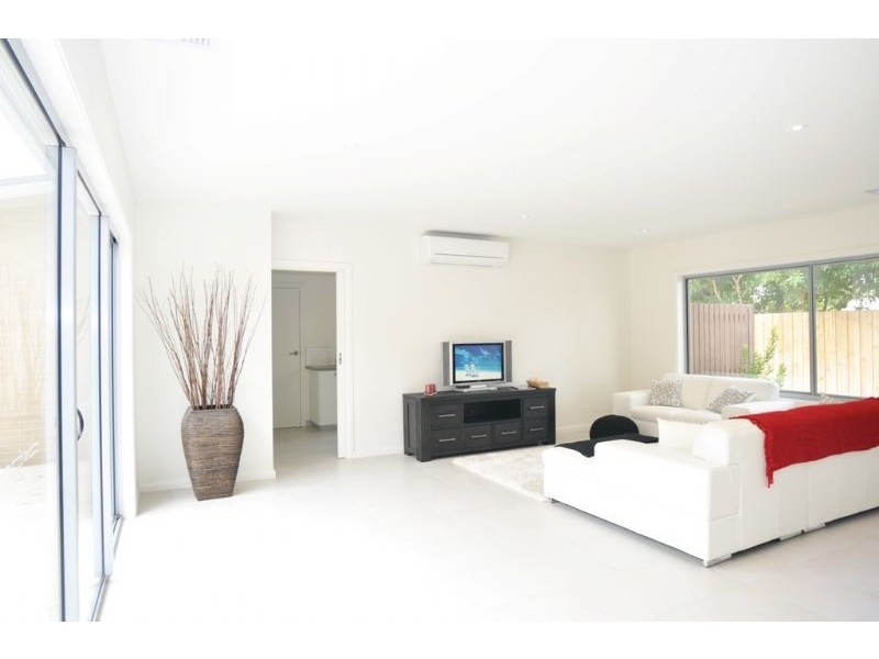 16 Grandview Grv, Inverloch VIC 3996