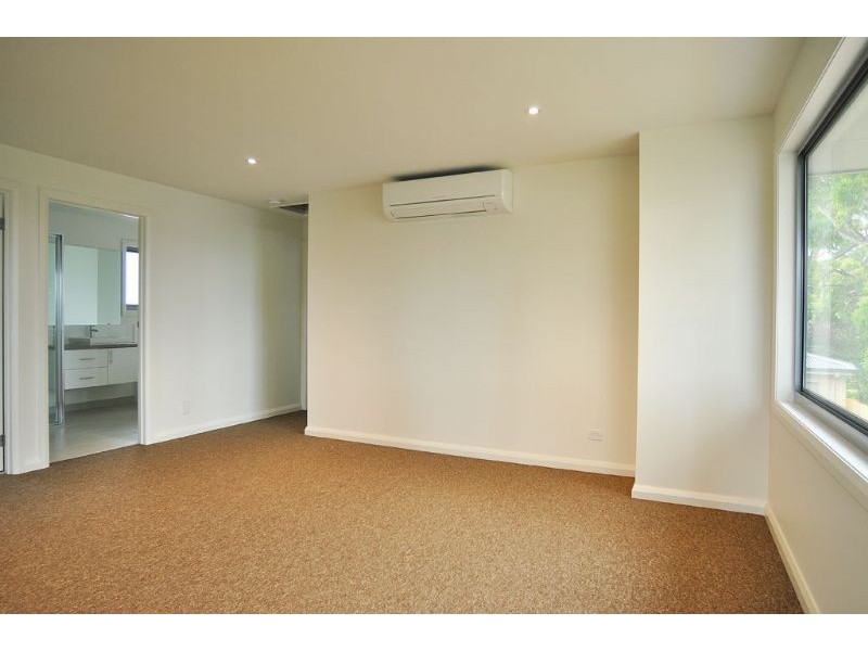 16 Grandview Grv, Inverloch VIC 3996