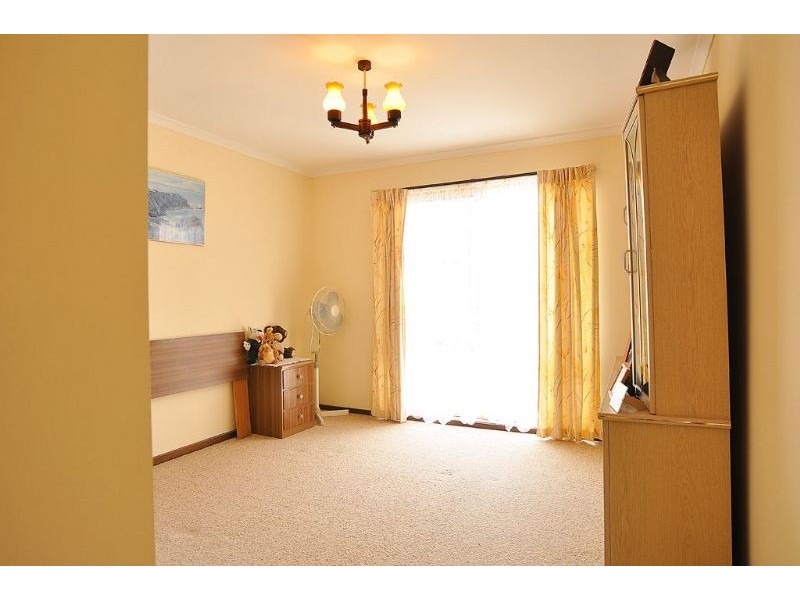 12 Leicester Sq, Inverloch VIC 3996