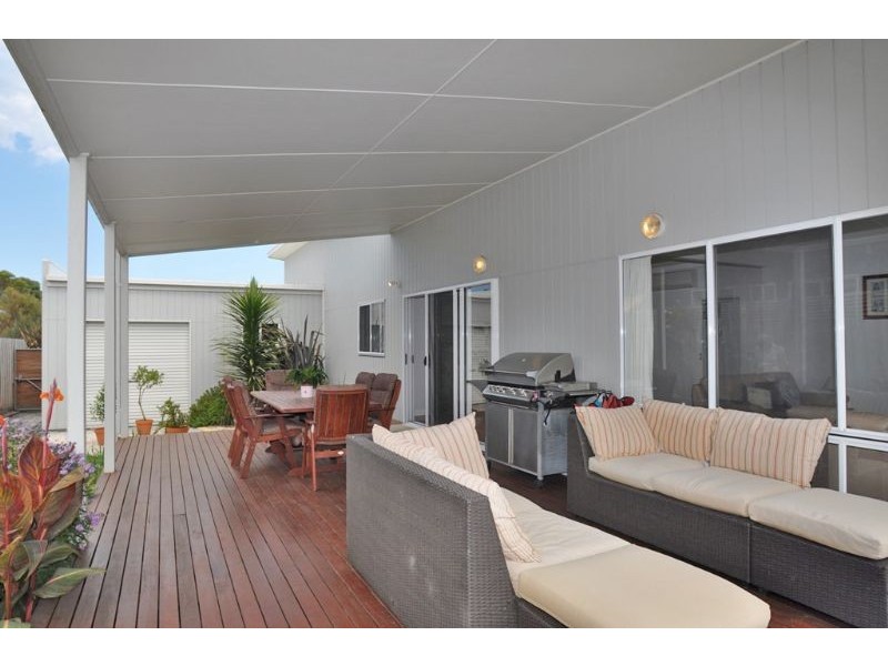 8 Diane Place, Inverloch VIC 3996