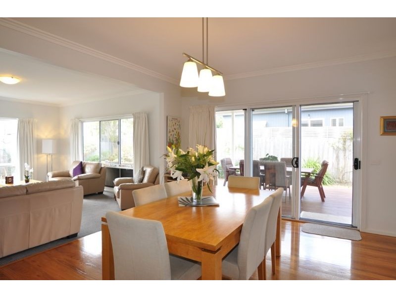 8 Diane Place, Inverloch VIC 3996