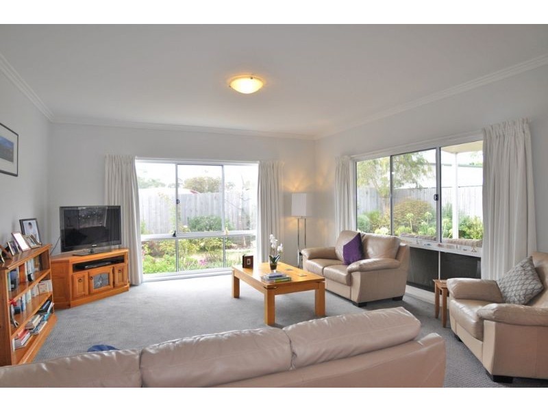 8 Diane Place, Inverloch VIC 3996