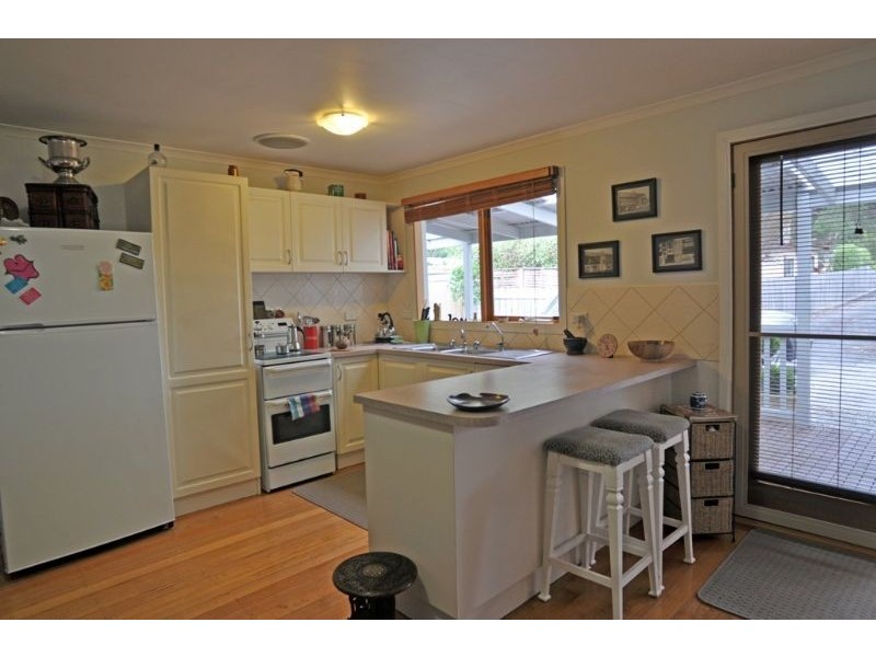 2/11 Wilson Avenue, Inverloch VIC 3996