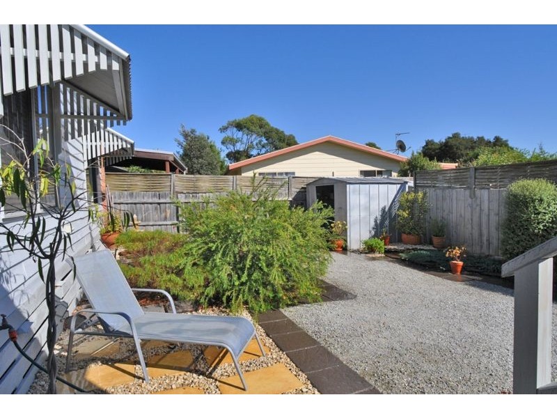 2/11 Wilson Avenue, Inverloch VIC 3996