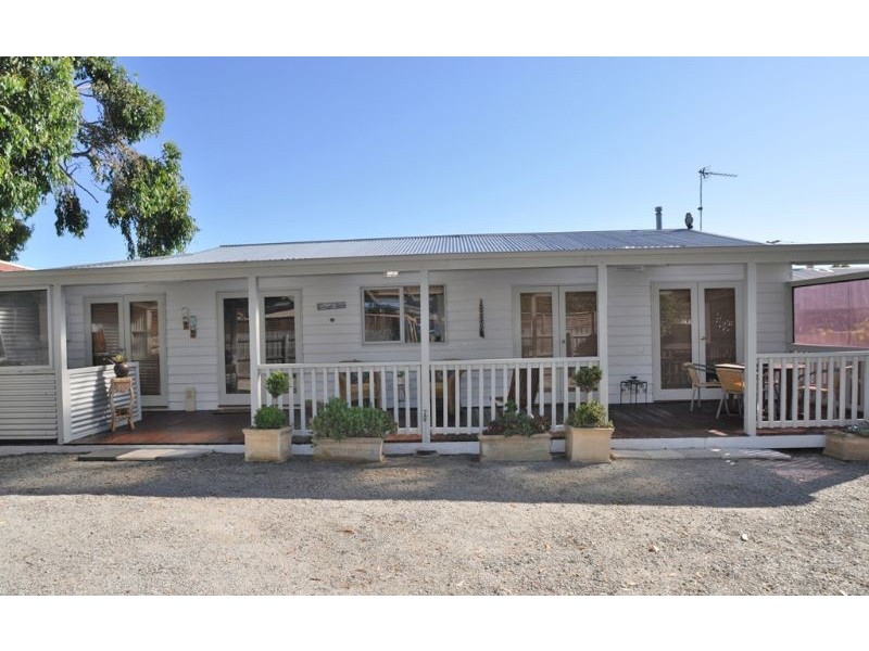 2/11 Wilson Avenue, Inverloch VIC 3996