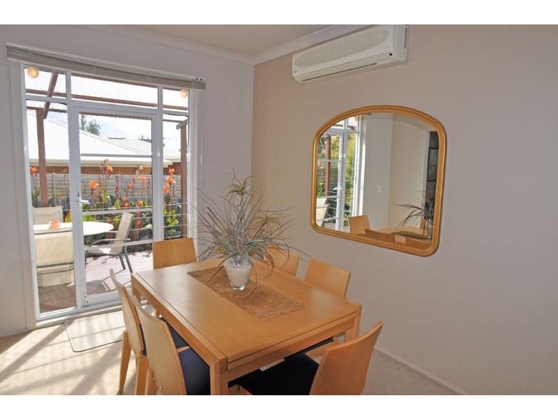 1/18 Ullathornes Rd, Inverloch VIC 3996