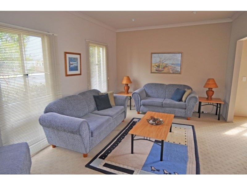 1/18 Ullathornes Rd, Inverloch VIC 3996