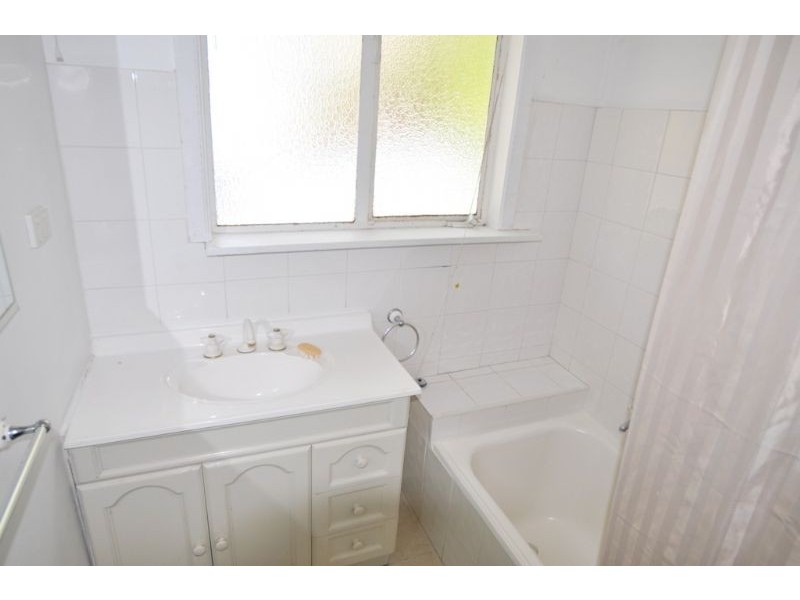 1/18 Ullathornes Rd, Inverloch VIC 3996