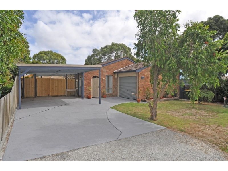 17 Nation Crt, Inverloch VIC 3996