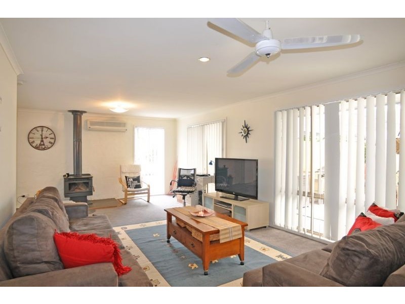 17 Nation Crt, Inverloch VIC 3996