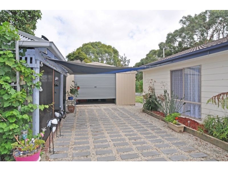 17 Nation Crt, Inverloch VIC 3996