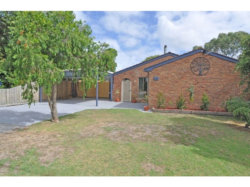 17 Nation Crt, Inverloch VIC 3996