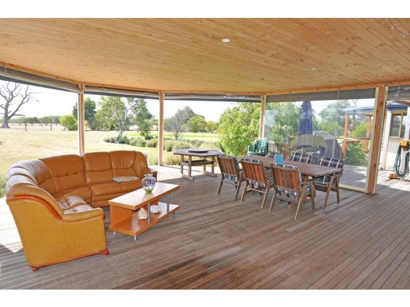 2 COOPER LANE, Inverloch VIC 3996