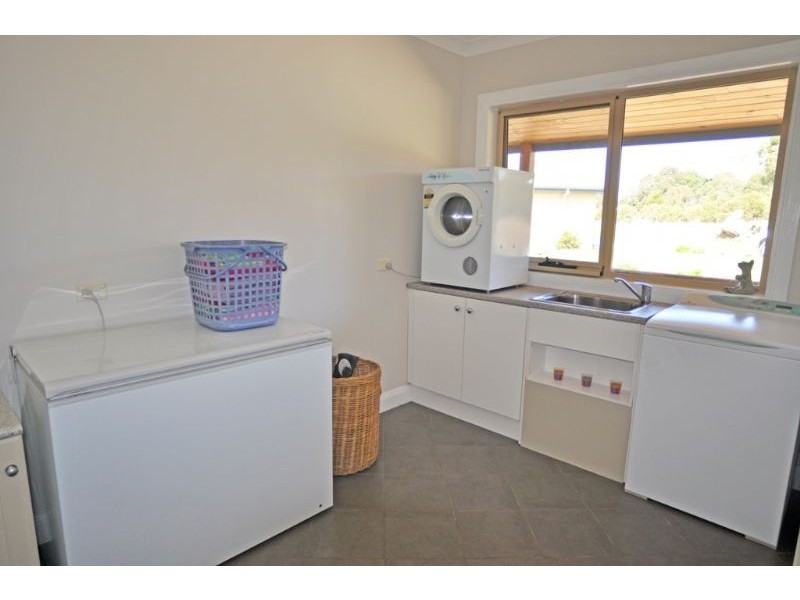 2 COOPER LANE, Inverloch VIC 3996