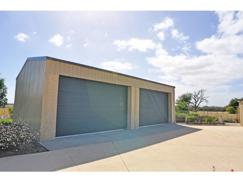 2 COOPER LANE, Inverloch VIC 3996