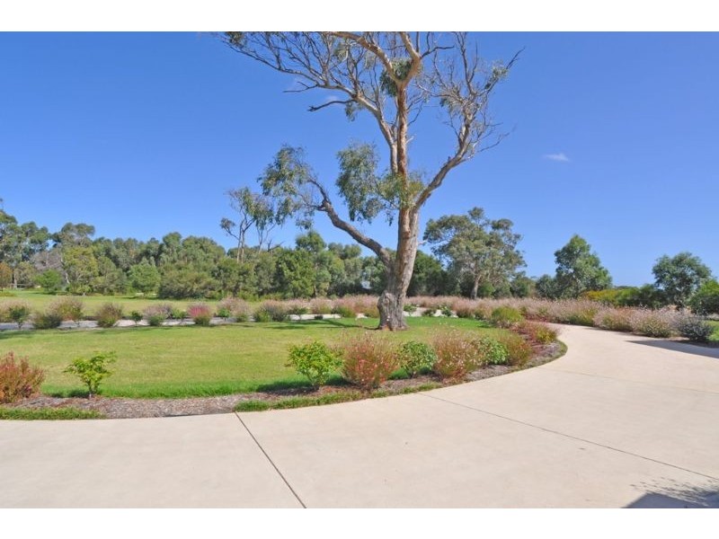 2 COOPER LANE, Inverloch VIC 3996