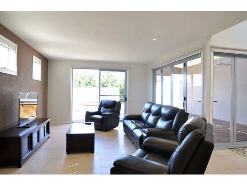 27 Beachcomber Drive, Inverloch VIC 3996