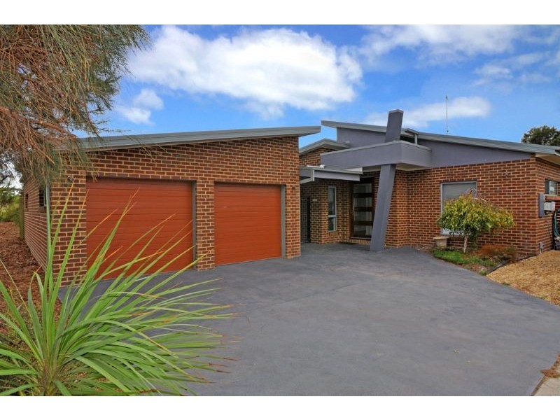 76 Beachcomber Drive, Inverloch VIC 3996