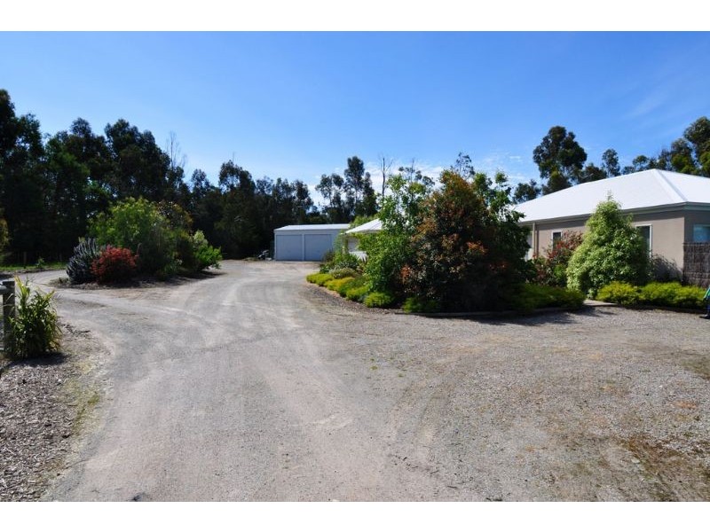 86 Albert Ruttle Drive, Inverloch VIC 3996