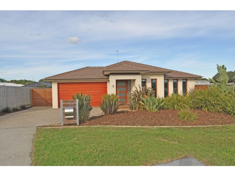 18 Surrey Plc, Inverloch VIC 3996