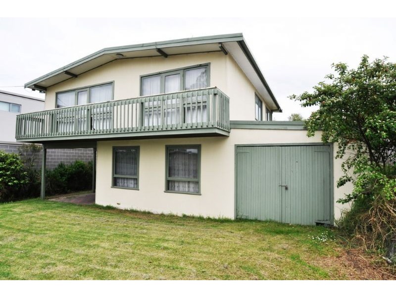 3 Anderson Ave, Inverloch VIC 3996