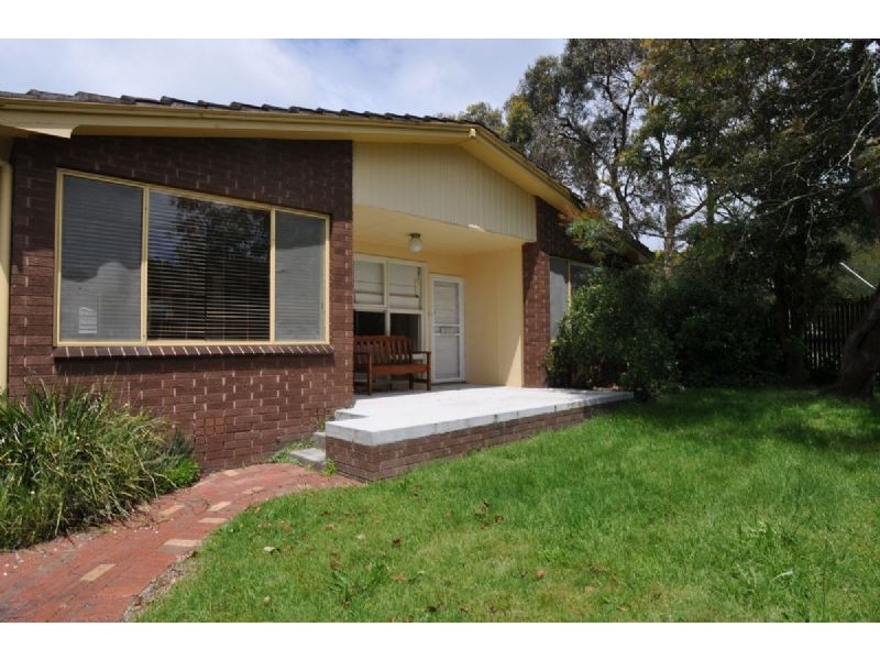 6 Bayview Avenue, Inverloch VIC 3996