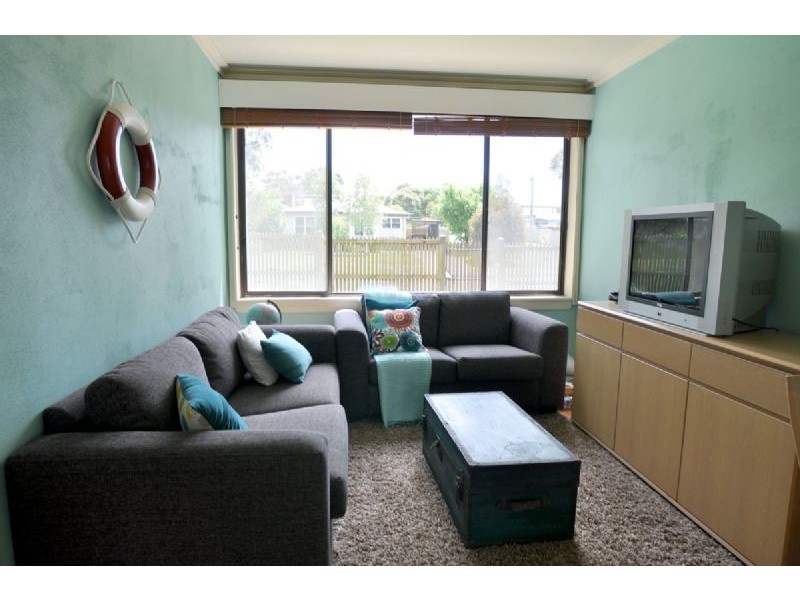 6 Bayview Avenue, Inverloch VIC 3996