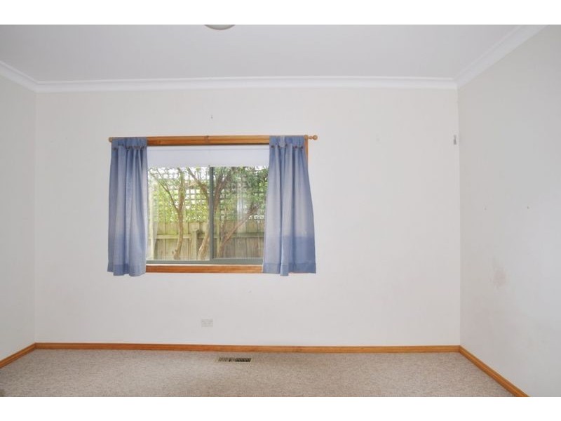8a Beilby Ave, Inverloch VIC 3996