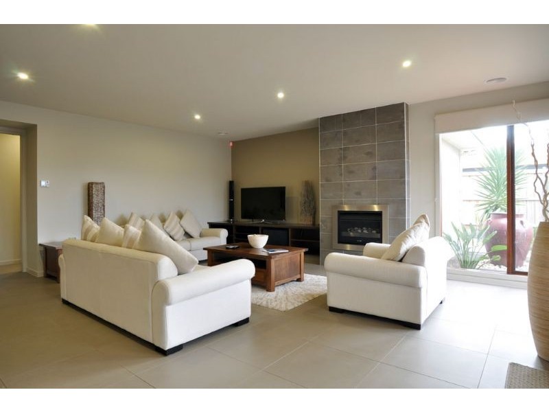 28 Paperbark Plc, Inverloch VIC 3996