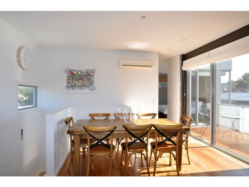 1/12 Ebor Ave, Inverloch VIC 3996