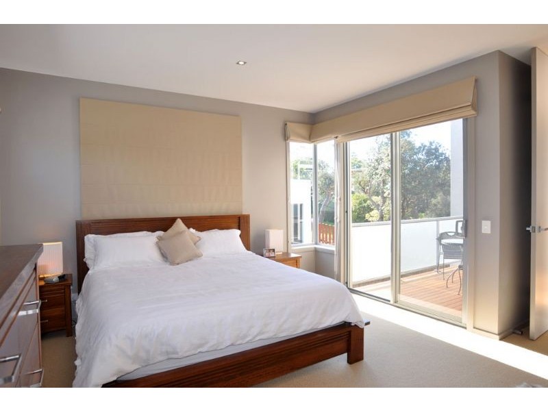 1/12 Ebor Ave, Inverloch VIC 3996