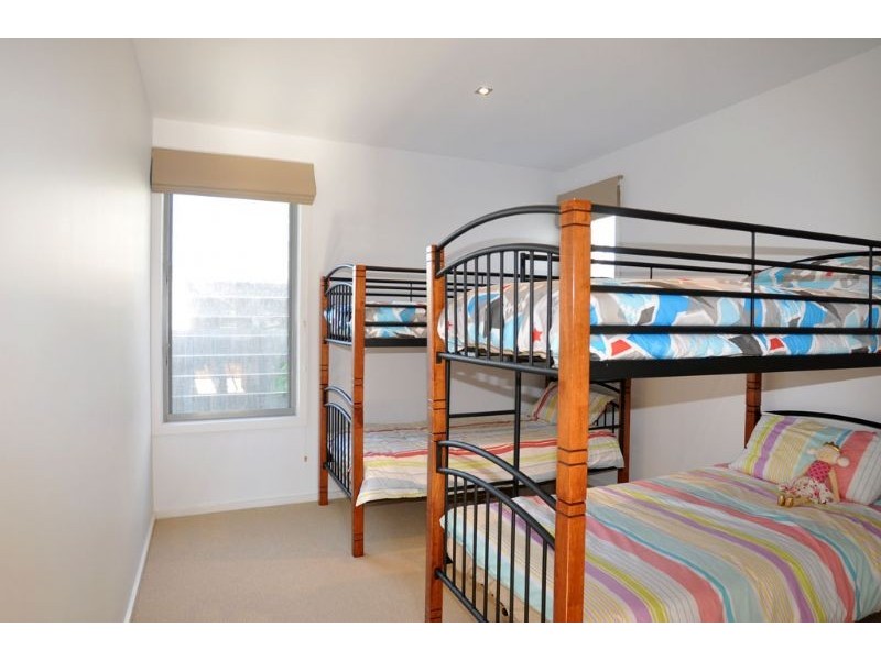 1/12 Ebor Ave, Inverloch VIC 3996