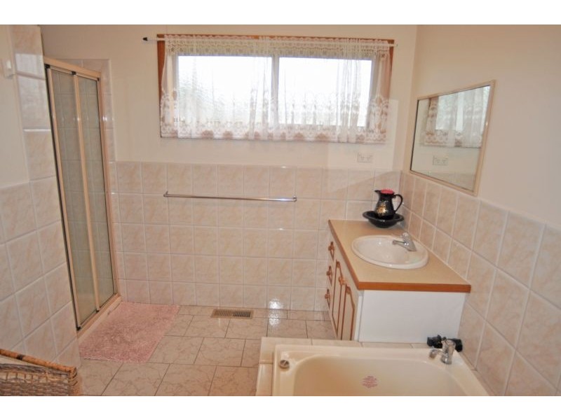 50 DIXON ST, Inverloch VIC 3996