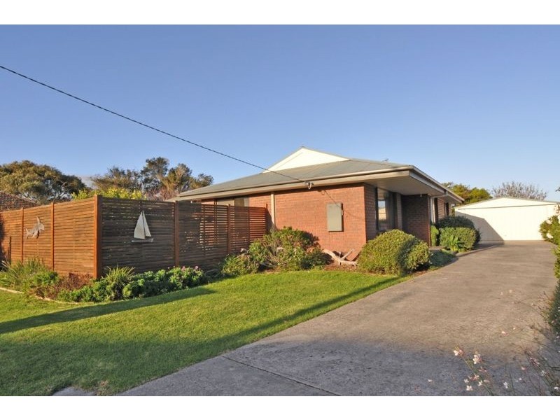 1 USHER CRT, Inverloch VIC 3996