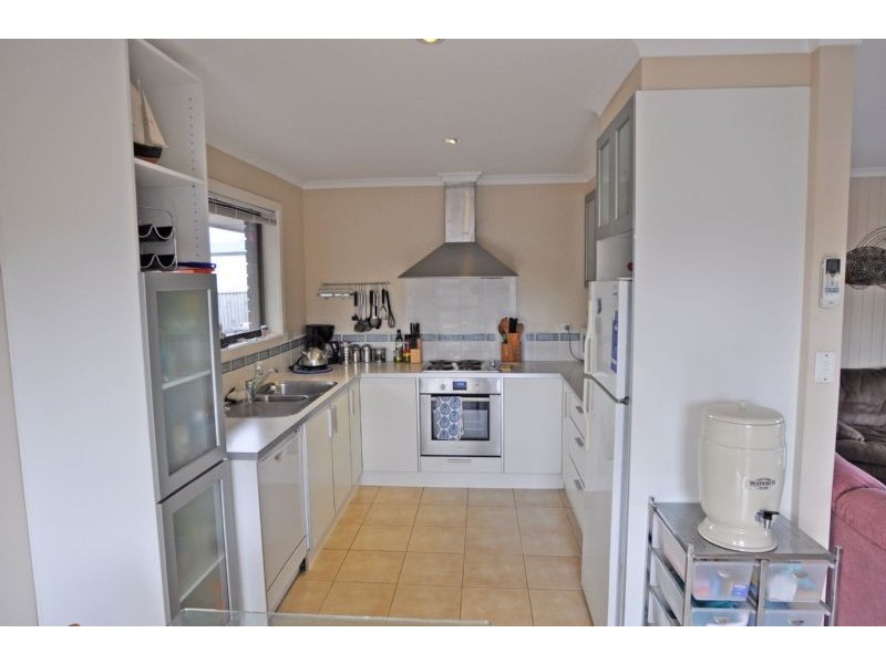 1 USHER CRT, Inverloch VIC 3996