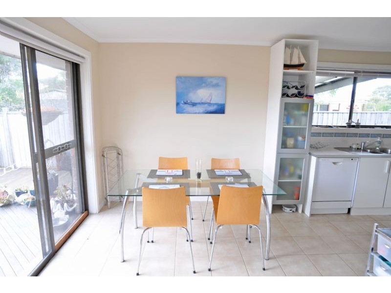 1 USHER CRT, Inverloch VIC 3996