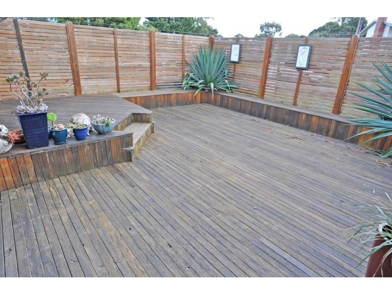 1 USHER CRT, Inverloch VIC 3996