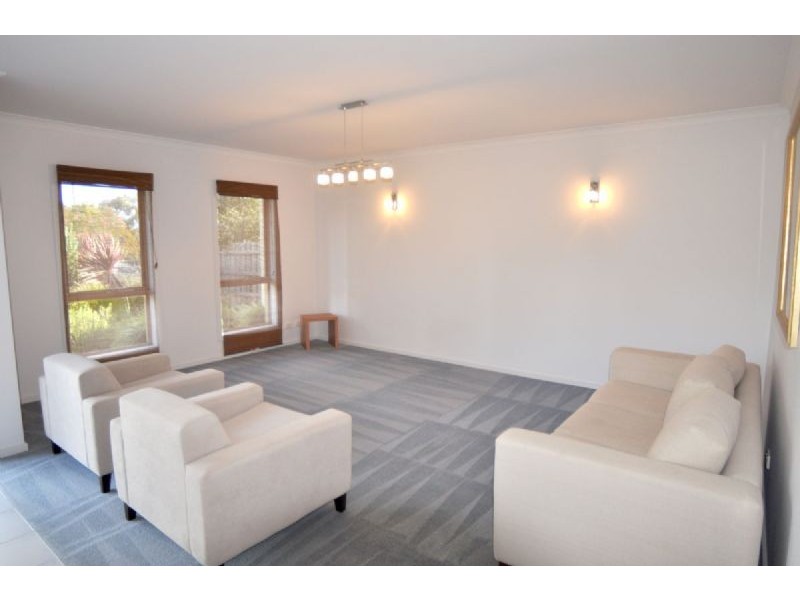 99 Bayview Avenue, Inverloch VIC 3996