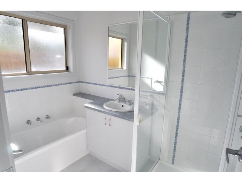 99 Bayview Avenue, Inverloch VIC 3996