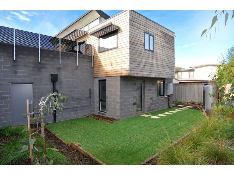 2/9 Garden Crescent, Inverloch VIC 3996