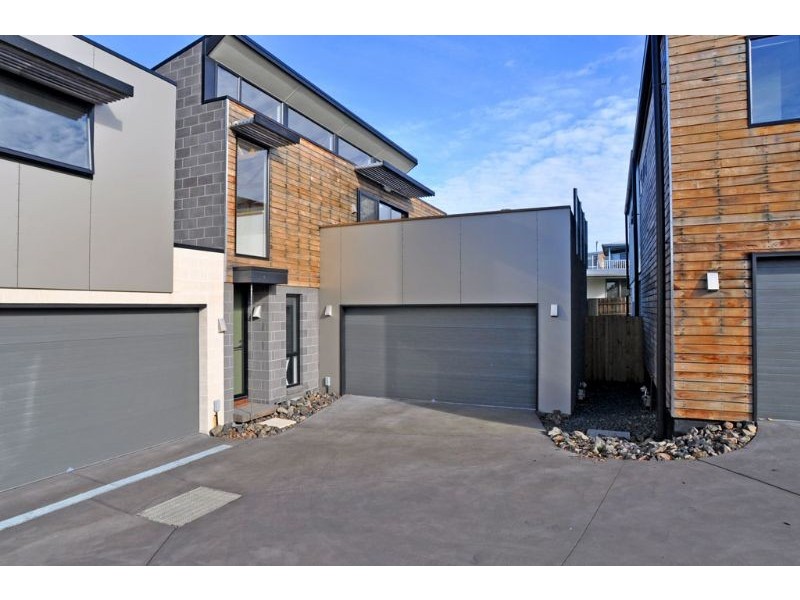 2/9 Garden Crescent, Inverloch VIC 3996