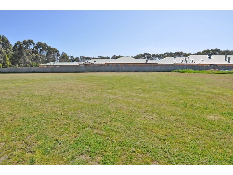 16 Butcher Plc, Inverloch VIC 3996
