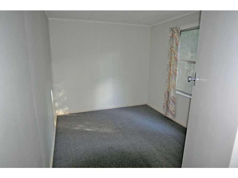 4 Ebor Avenue, Inverloch VIC 3996