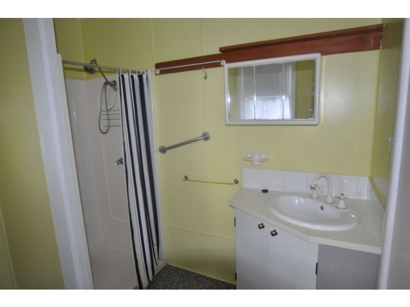 4 Ebor Avenue, Inverloch VIC 3996