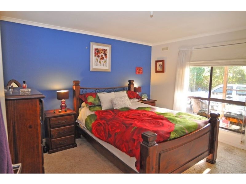 2 Mandy Crt, Inverloch VIC 3996