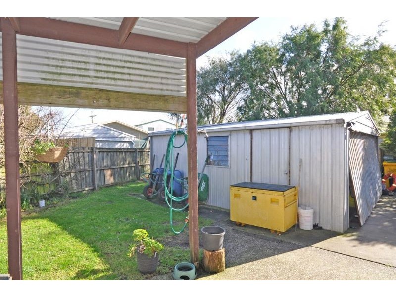 2 Mandy Crt, Inverloch VIC 3996