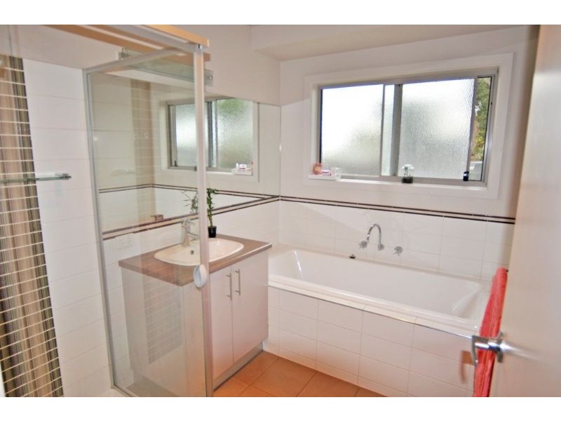 44 Woodland Heath Drv, Inverloch VIC 3996