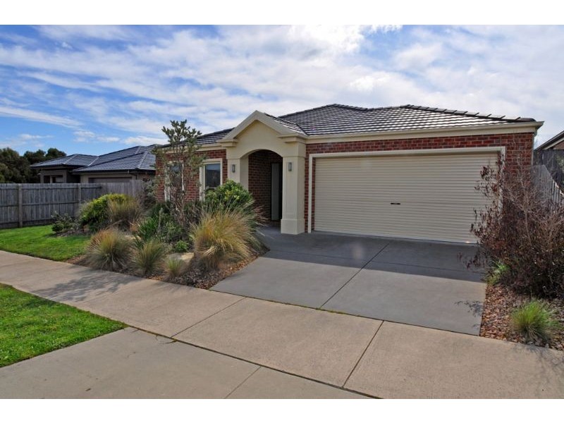 14 Diane Place, Inverloch VIC 3996